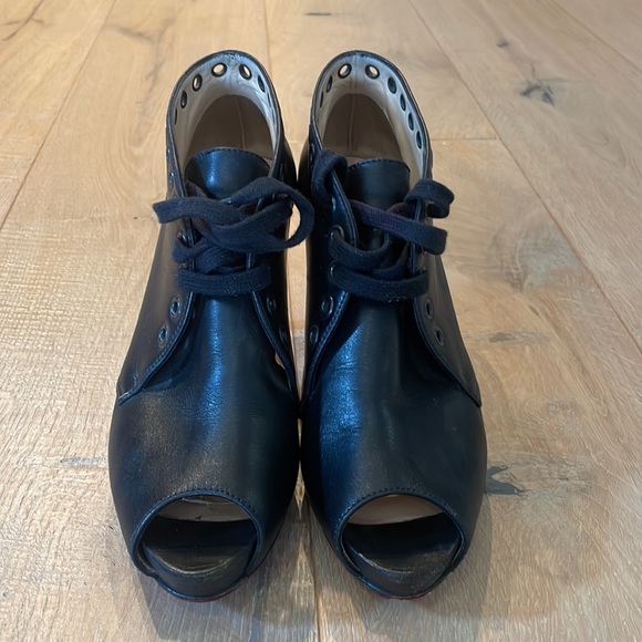 AUTHENTIC CHRISTIAN LOUBOUTIN BOOTIES - Picture 5 of 16